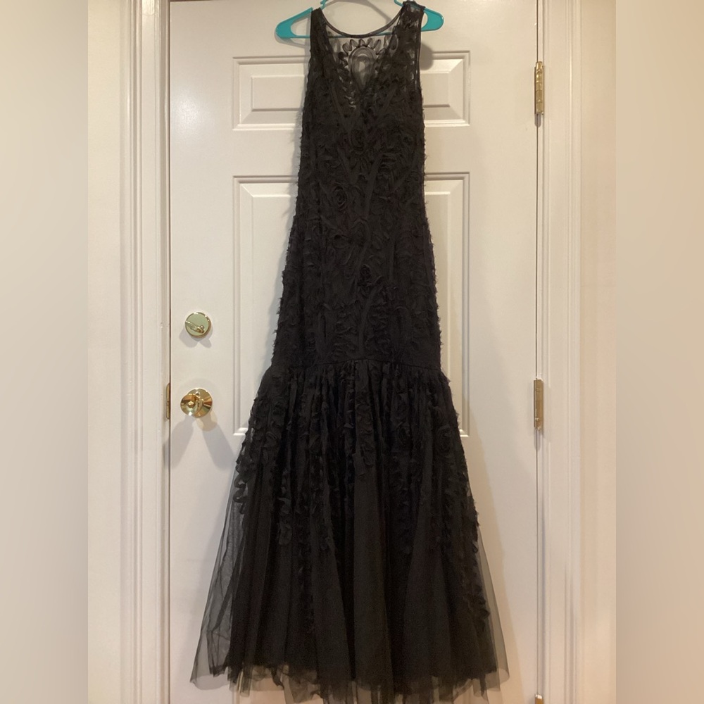 Elegant Black Lace Evening Gown⭐️ - Picture 6 of 11
